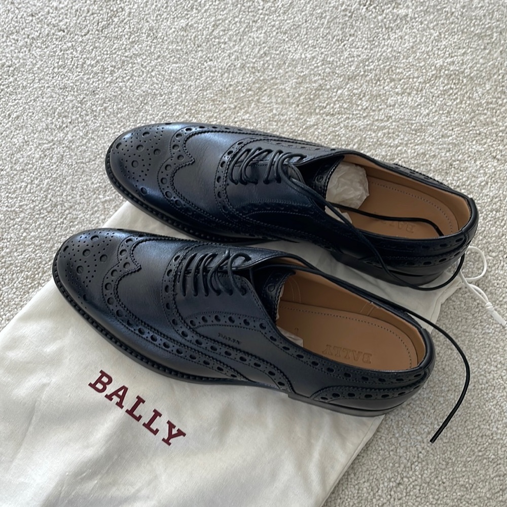 Bally Black leather Oxford shoes